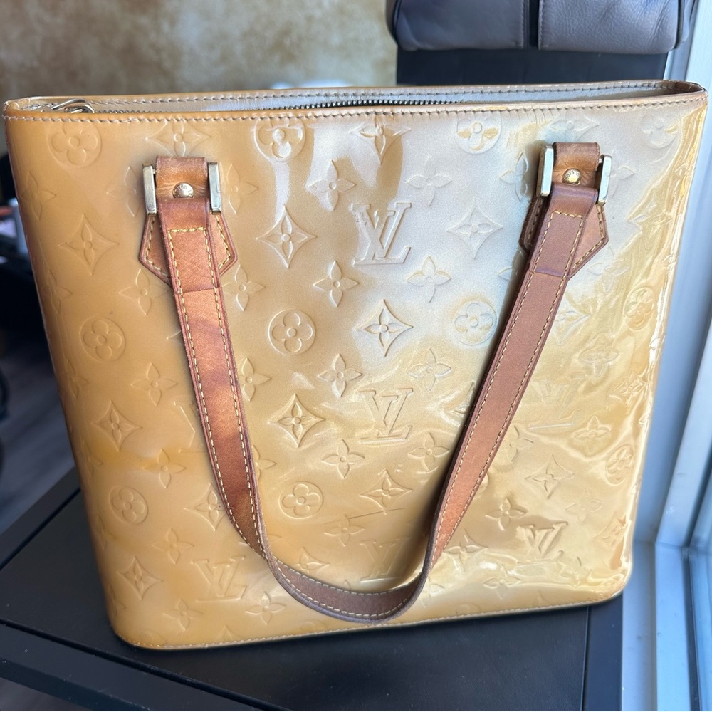 Louis Vuitton Monogram Vernis Houston